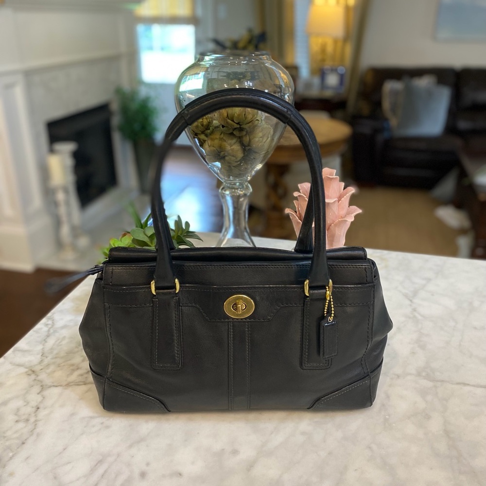 COACH BLACK LEATHER HAMPTON SATCHEL!🖤